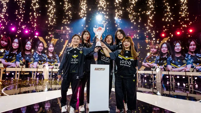 052942300_1753100066-Para_Srikandi_Esports_Indonesia_Raih_Gelar_Juara_di_Esports_World_Cup_2025-2