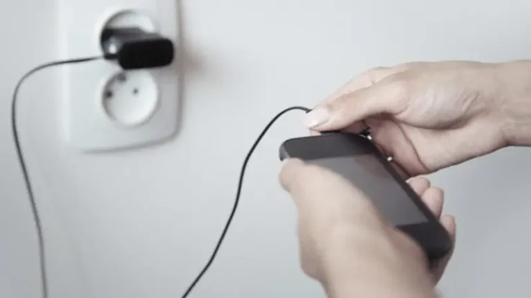 062730200_1458890072-chargerponsel